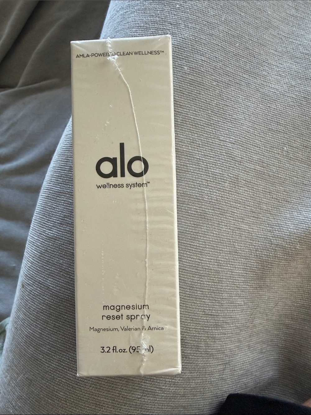 ALO Yoga Magnesium Reset Spray – Cream White Packaging